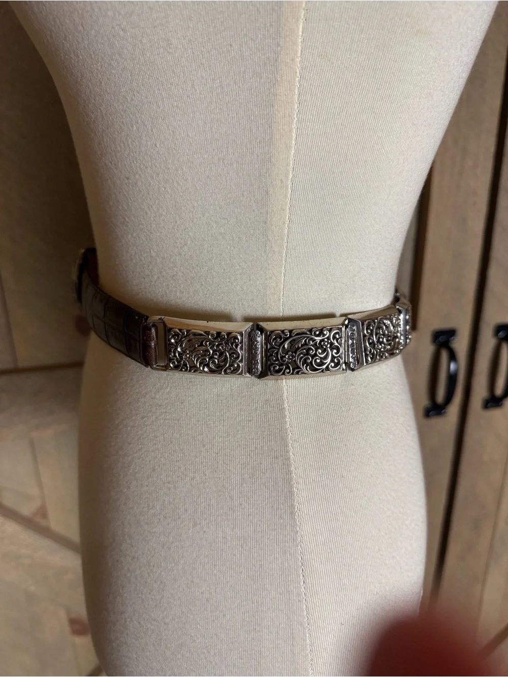 Brighton Brown croc embossed Leather Belt with silver tone scrolls Size Small
